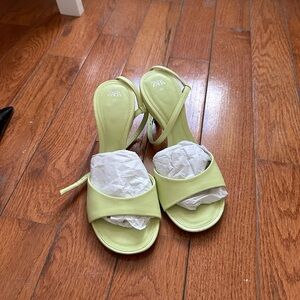 Zara Women's Vibrant Green Heels